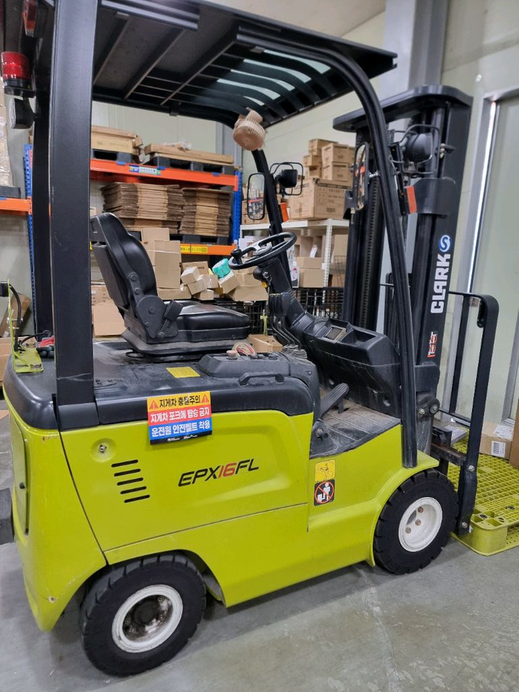 클라크 1.5톤 전동지게차--1