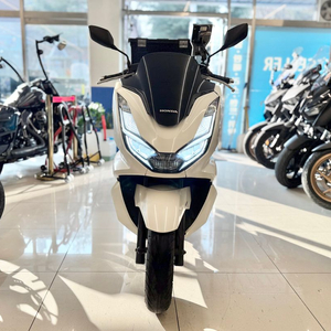 24년식 PCX125 37,XXXkm 판매합니다:)