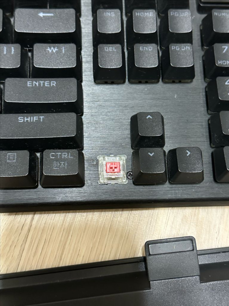 (급처 / 2월 15일 이후 가격인상) 커세어 무소음 적축 키보드 팝니다! (커세어 k70 rgb pro) 이미지