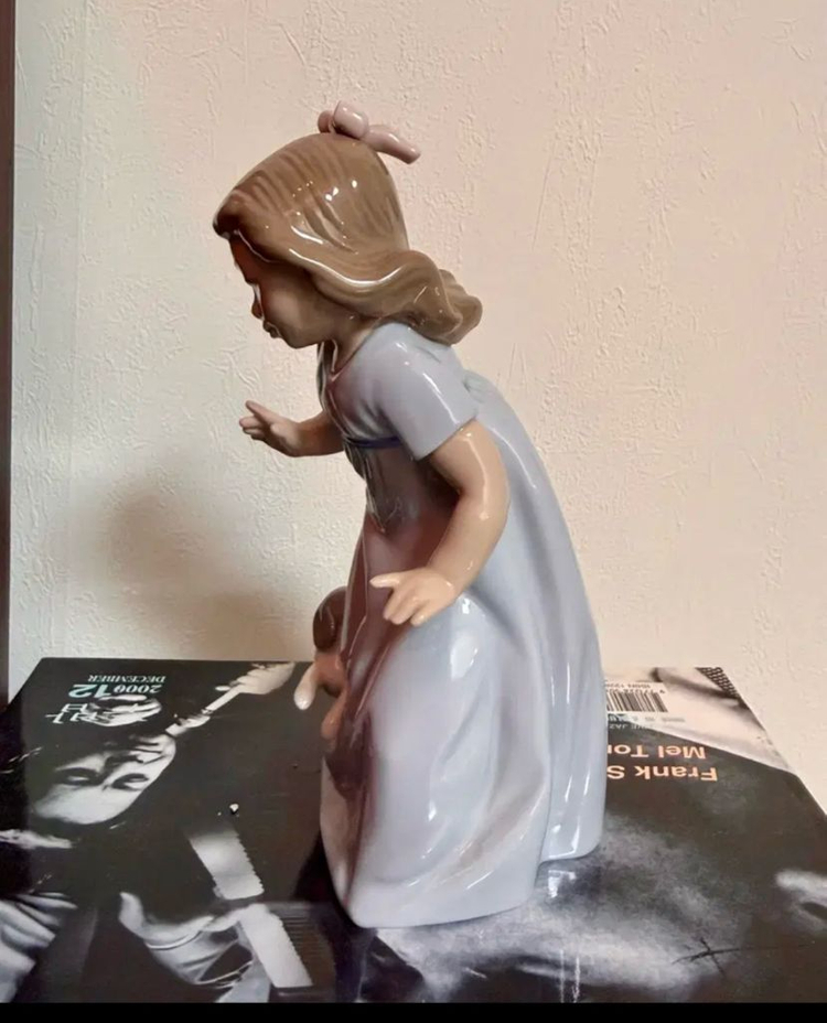 야드로 나오 강아지와 노는 소녀 인형 강아지 장식--1