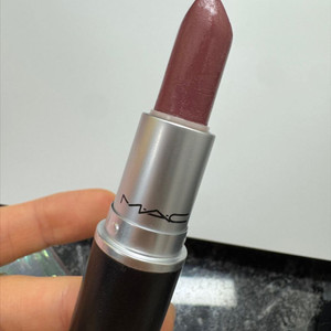 맥 립스틱 카프리셔스 사용감있음 단종색상