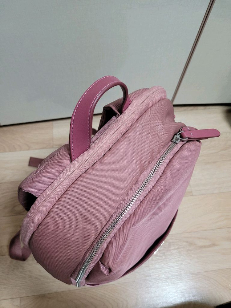 샘소나이트 여성백팩 팝니다 이미지