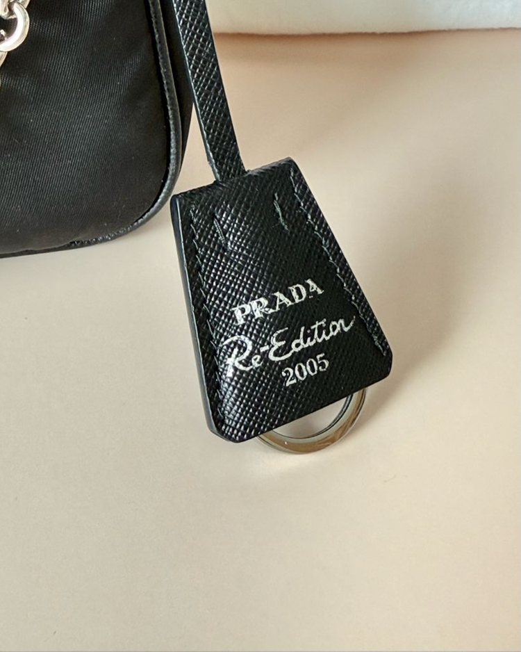 프라다 리에디션 2005 리나일론 호보백--5