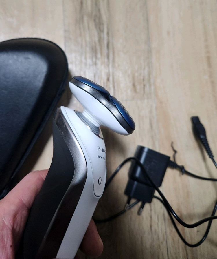 필립스 면도기 70000--3