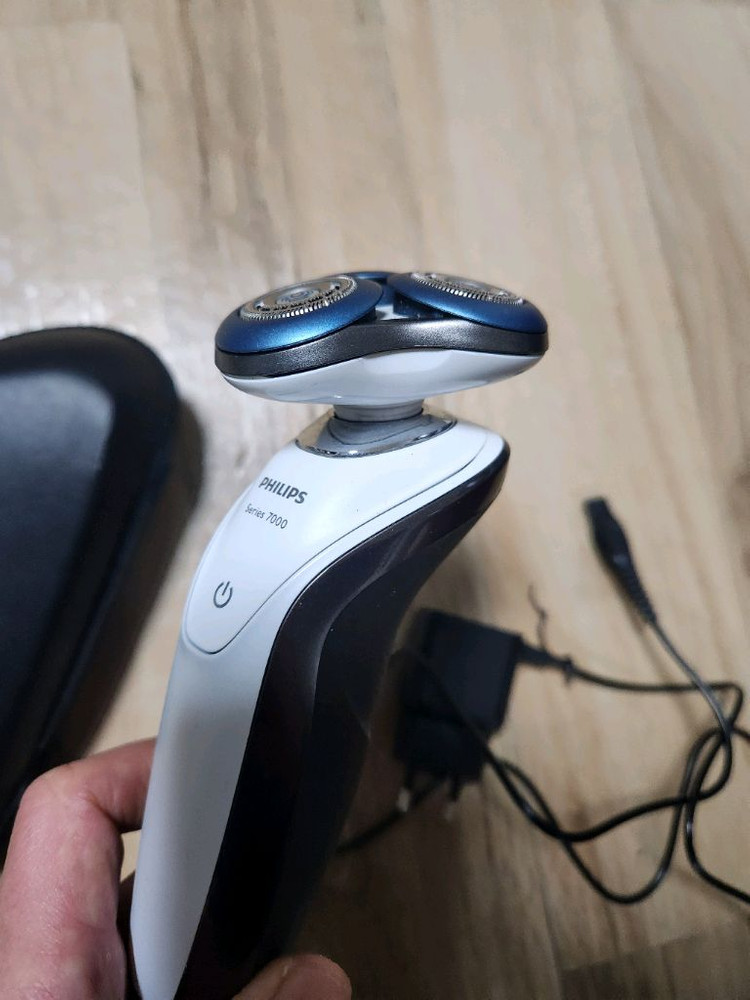 필립스 면도기 70000--4