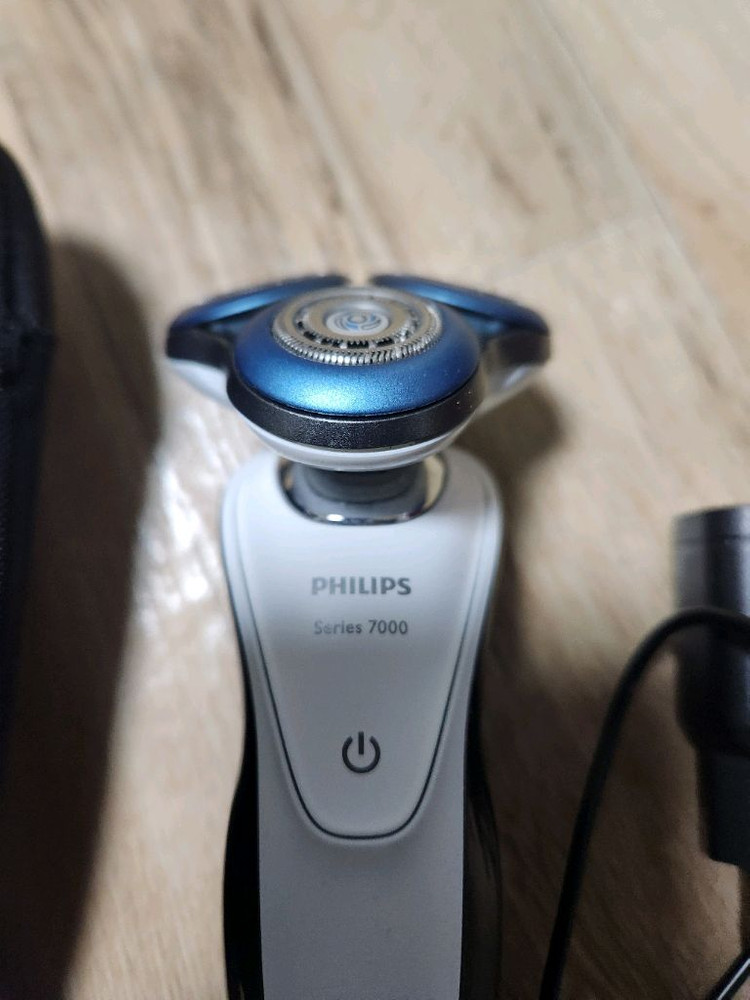 필립스 면도기 70000--6