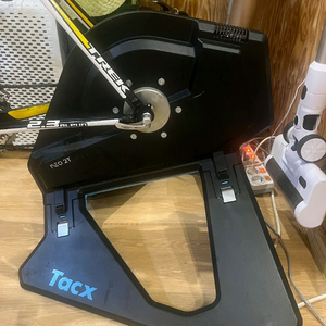 탁스 네오2t 거치자전고 포함 판매합니다 이미지