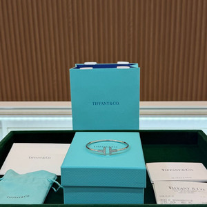정품 티파니 T 와이어 팔찌 화이트골드 파베다이아 세팅SM 사이즈