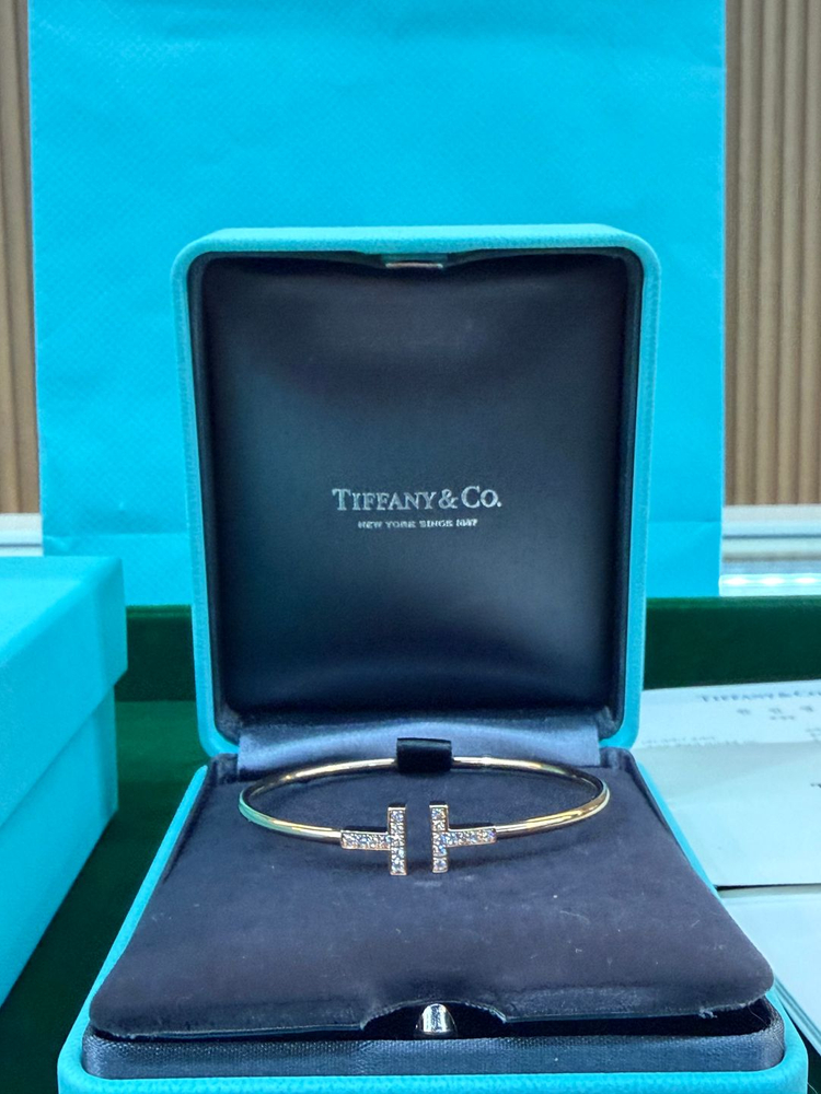 정품 티파니 T와이어 파베다이아 팔찌 로즈골드 M사이즈--3