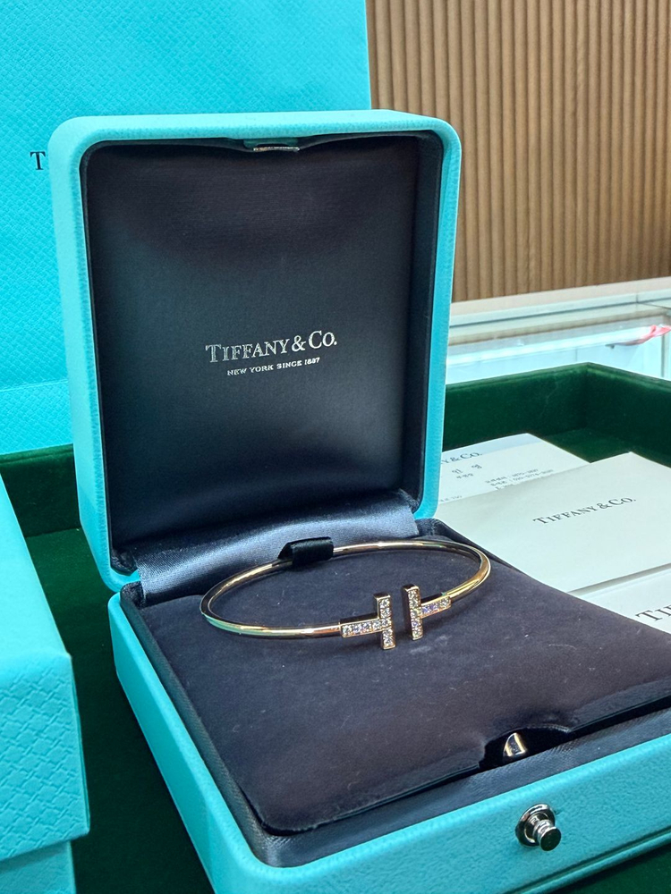 정품 티파니 T와이어 파베다이아 팔찌 로즈골드 M사이즈--4