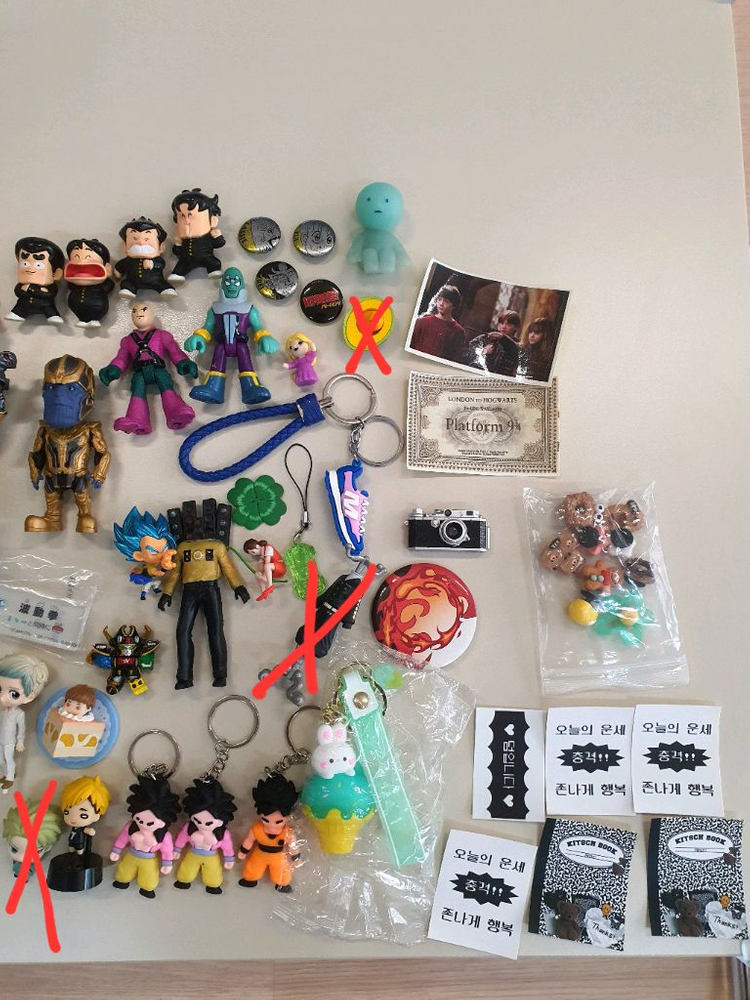 온갖것 피규어 가챠 스티커 굿즈 등--2