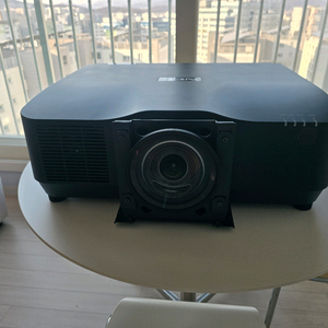 [판매] NEC 10,000안시 레이저 프로젝터 (단초점 렌즈 포함 / 3400시간)