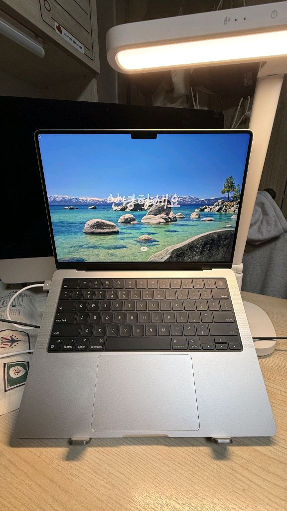 [판매] 맥북프로 M4 14인치 실버 영문자판(신품급 / 풀박스 / 보증 27년까지) 이미지