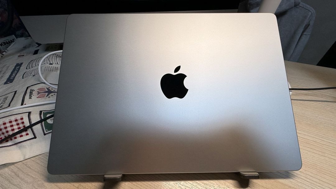 [판매] 맥북프로 M4 14인치 실버 영문자판(신품급 / 풀박스 / 보증 27년까지) 이미지