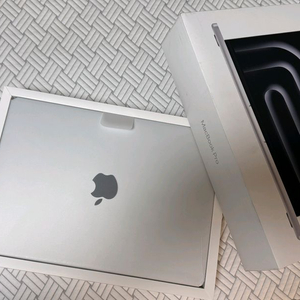 [판매] 맥북프로 M4 14인치 실버 영문자판(신품급 / 풀박스 / 보증 27년까지)