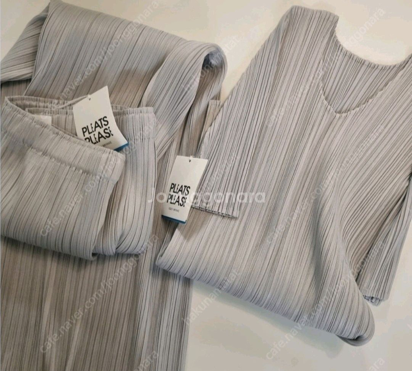 이세이미야케 플리츠플리즈 베이직 반팔탑 스커트 둘다 3사이즈 새상품 일괄--1