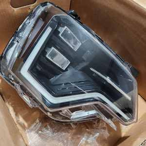 디올뉴 니로 하이브리드 LED 헤드라이트 이미지