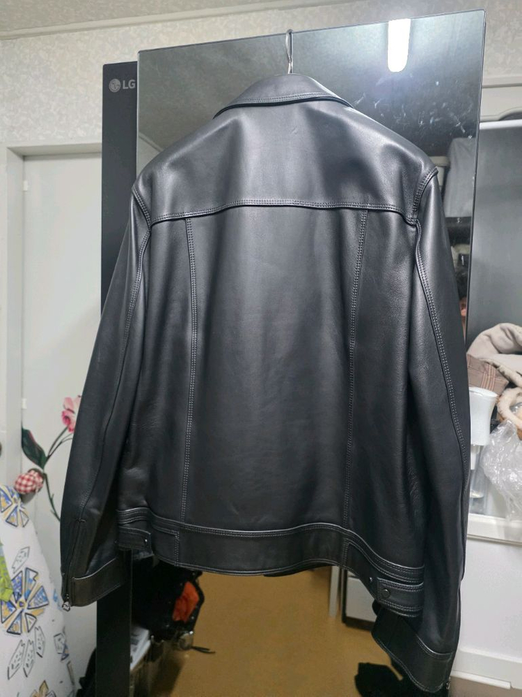 솔리드옴므 양 가죽자켓 50 사이즈 판매합니다--1