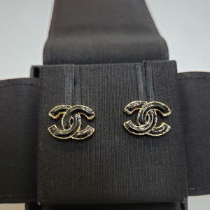 샤넬 CC로고 귀걸이 미개봉 정가이하