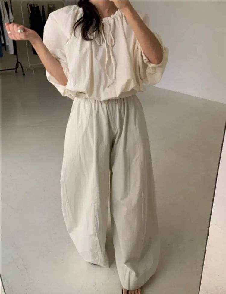 마크들리 딥뮤즈 아루드 위드아웃썸머 비애브선트마인디드 조이드비비에 미뉴에트 페미니크 그랑블룸 므앤 가내스라 미닝아웃--6