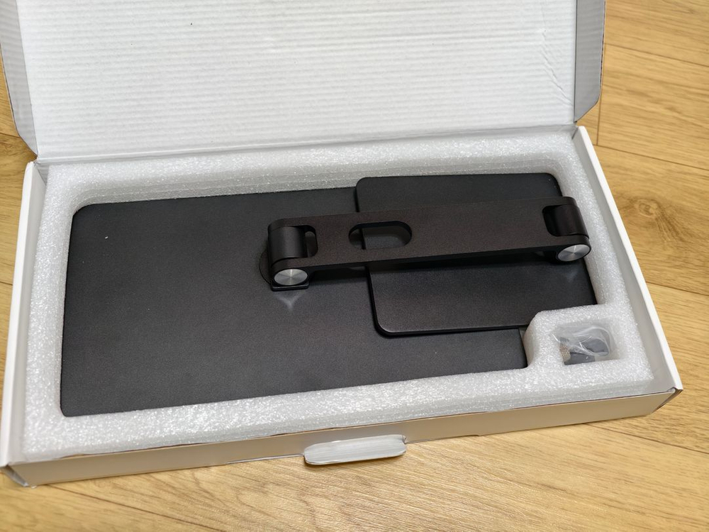 아이패드 프로 13 M4 스탠드 거치대 이미지