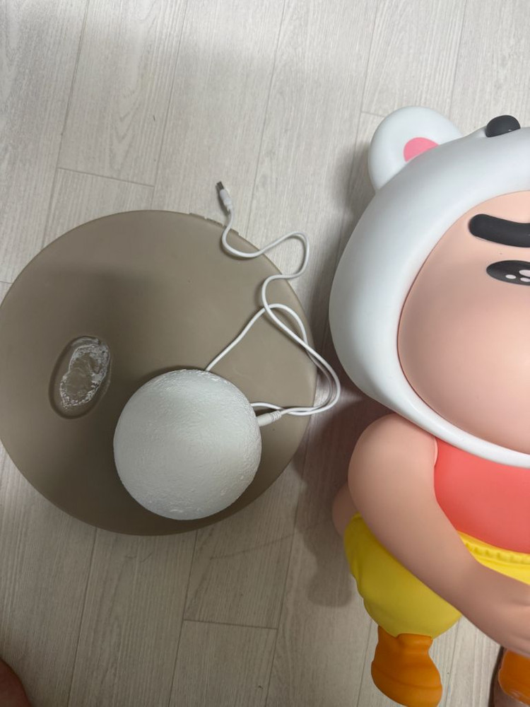 짱구 대형 피규어 무드등(발판 분리됨) 이미지