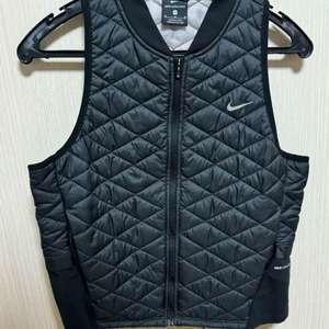 나이키 러닝조끼 패딩 (여성용)