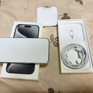 아이폰 15 프로 화이트 256GB 리퍼 이미지