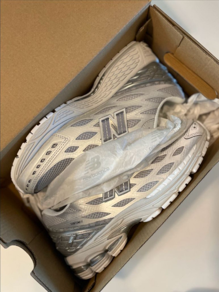 뉴발란스 스니커즈 운동화 1906 실버 그레이 230--3