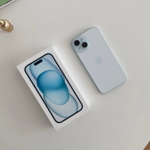 잔기스 조차 없는 아이폰15 128gb 배터리 성능 100