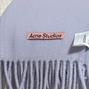 아크네 스튜디오 머플러 콜드라일락