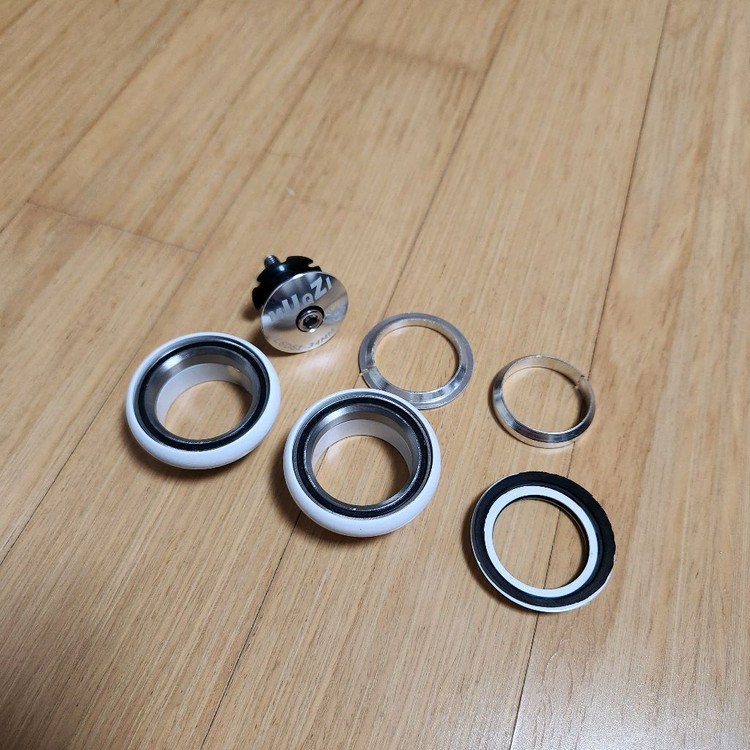 화이트 컴포넌트(헤드셋, 스페이서, 스템)--1