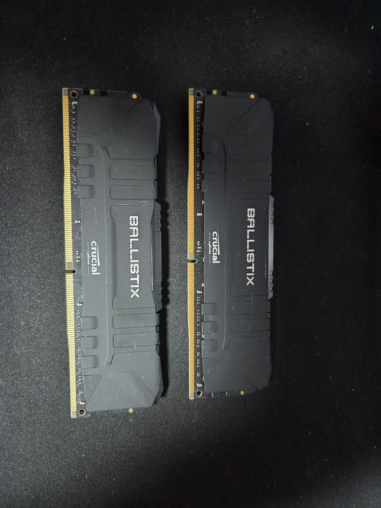 Crucial DDR4 3200 32GB (16GB*2)--1