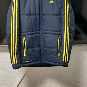 아디다스간절기용패딩점퍼.나이키트레이닝상의 일괄만판매합니다