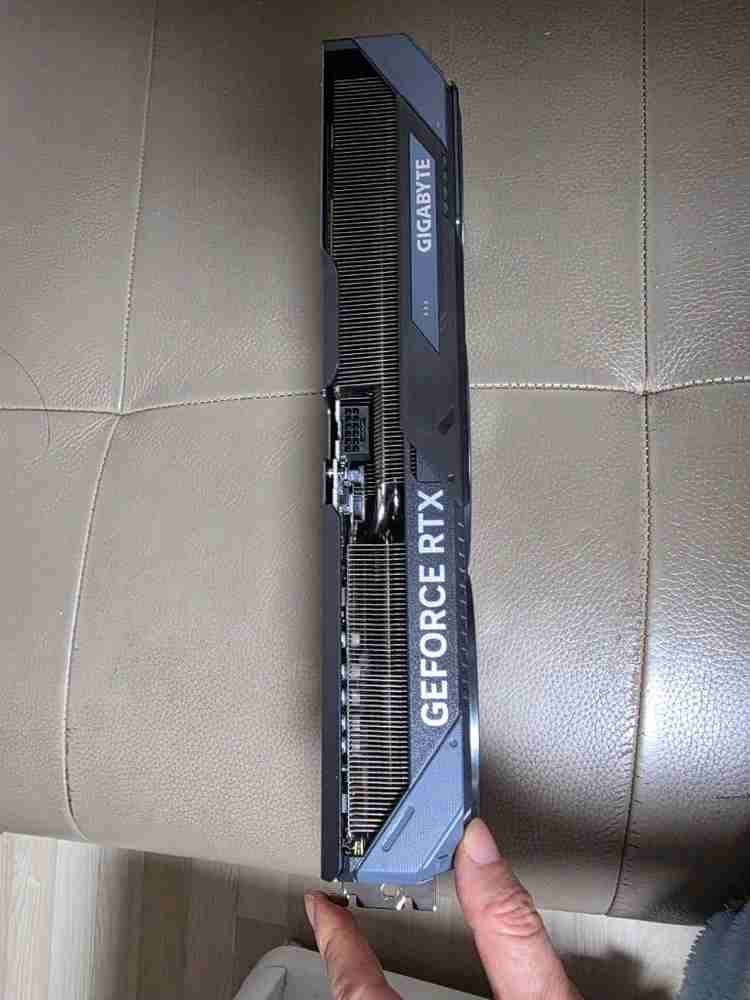 기가바이트 RTX5070 Gaming OC팝니다--3