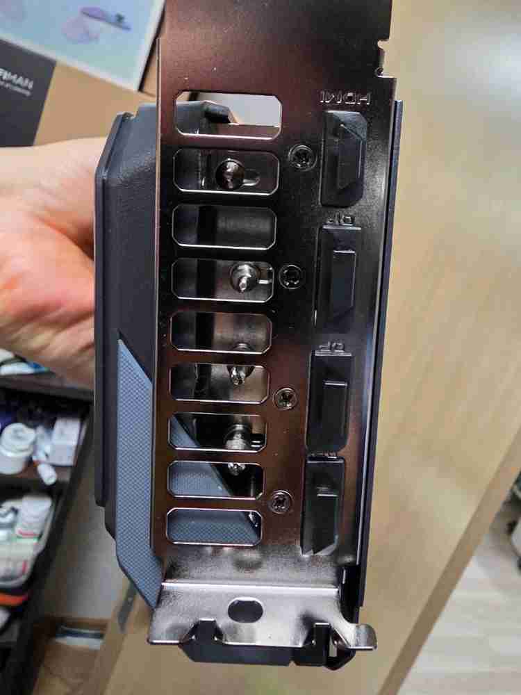 기가바이트 RTX5070 Gaming OC팝니다--5