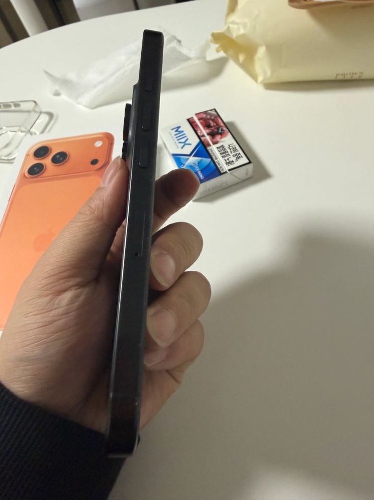 아이폰 16프로 128기가--5