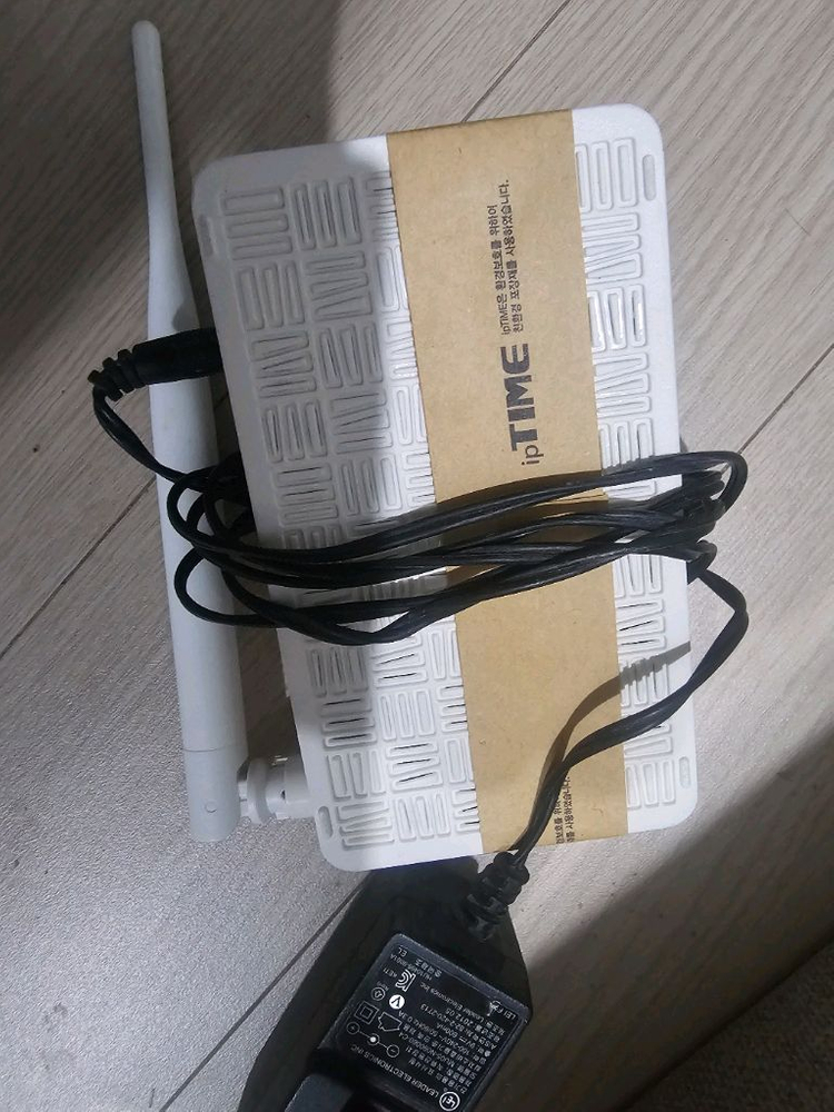 아이피타임 공유기 스위칭허브 2개--2