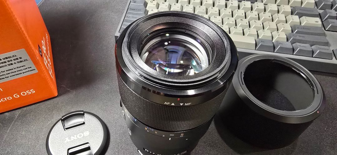 소니 FE 90mm F2.8 macro 렌즈 80만원 실착용 2번 이미지