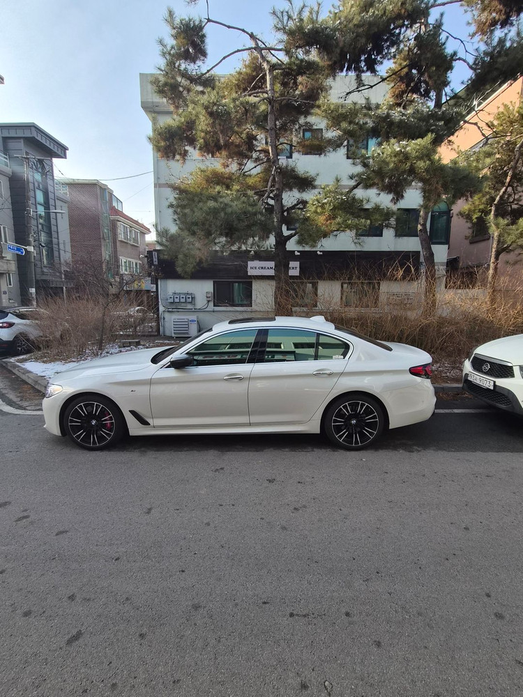 2018년식 BMW 520d 96000k 화이트 꼬냑시트 파라요--3