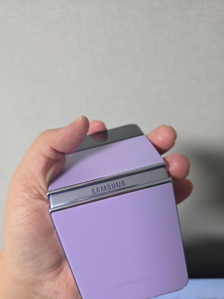 갤럭시 Z플립4 라벤더 256기가 A급 팝니다--6