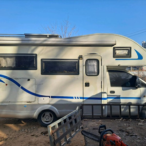 캠핑카 모터홈 이미지