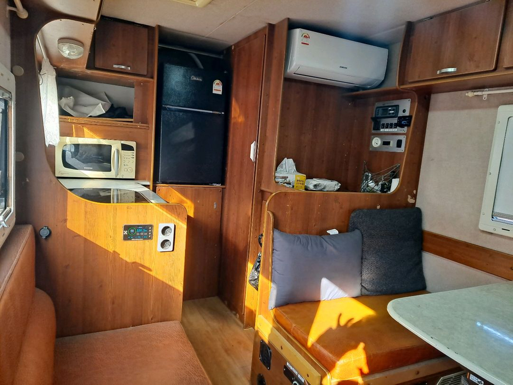 캠핑카 모터홈 이미지