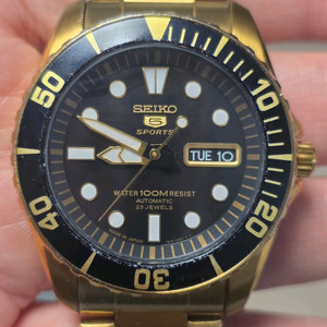 세이코 (SEIKO) SNZF22J1 오토메틱 서버마리너 골드 스켈레톤 백 시계