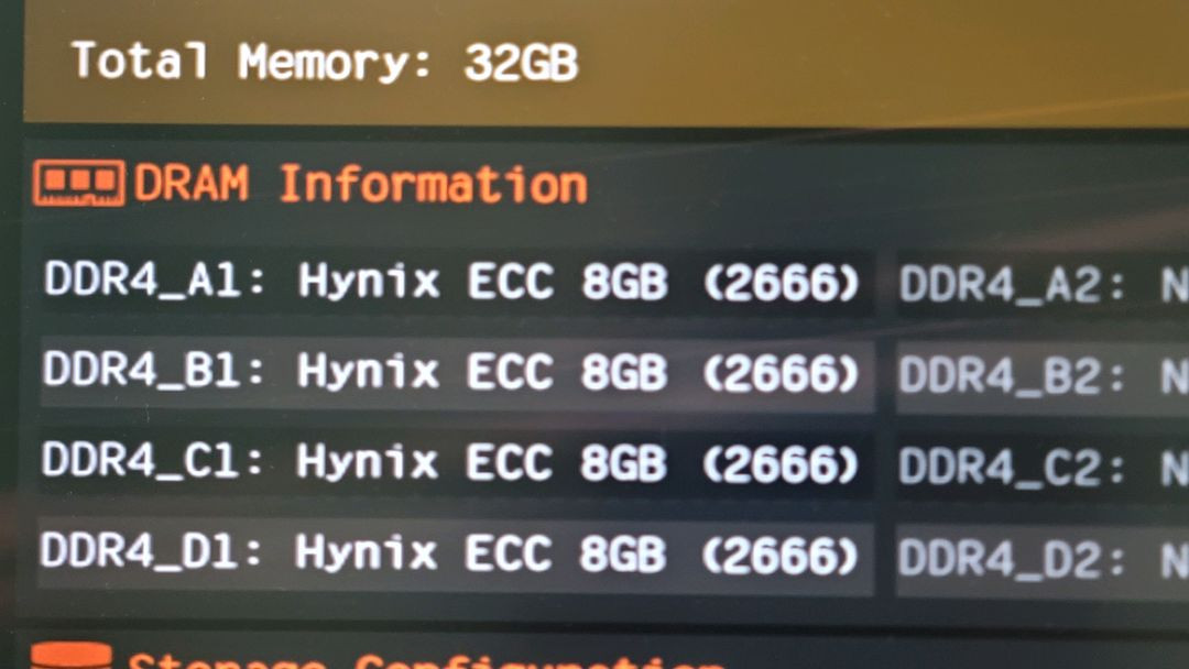 SK하이닉스 DDR4 2666 ECC/REG 8GB 메모리 4장 (총 32GB)--1