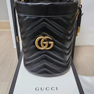 구찌 마몽 마틀라세 버킷백