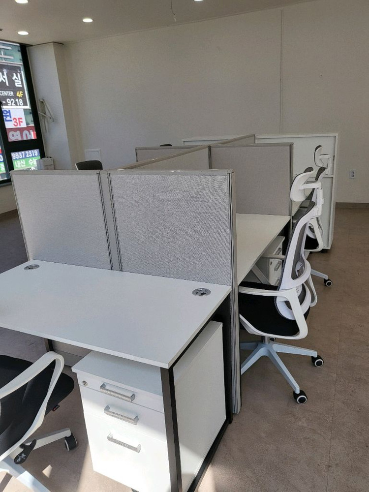 파티션 책상 의자 서랍 회의용테이블 수납장 책장 철제캐비넷 철재옷장 회의용의자 원형테이블 포밍탁자--1