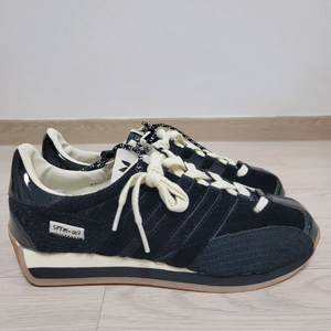 [255 거의새것] 아디다스x송포더뮤트 컨트리og 블랙 #자운드삼바뉴발란스