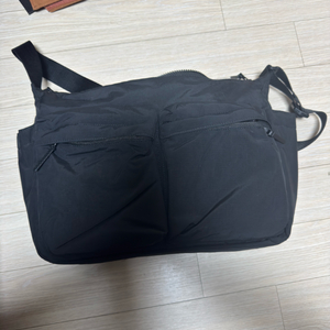 유니클로 멀티포켓 숄더백 블랙(유니포터)+카메라 인서트