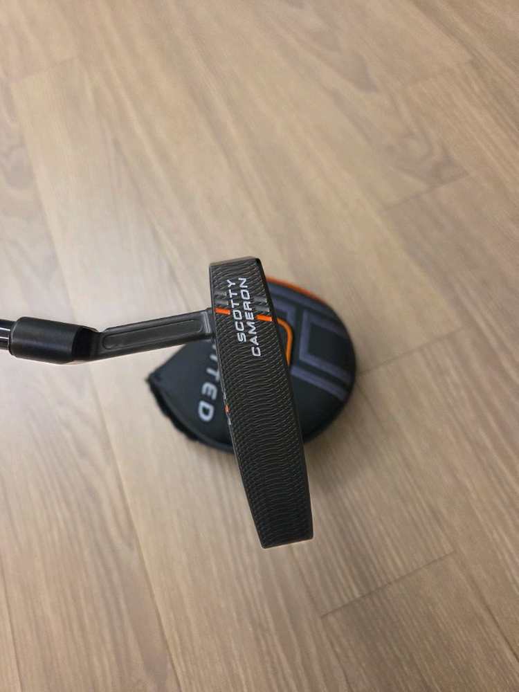 (정품)스카티카메론 H24 홀리데이 리미티드 LTD 팬텀 9.2 퍼터 이미지